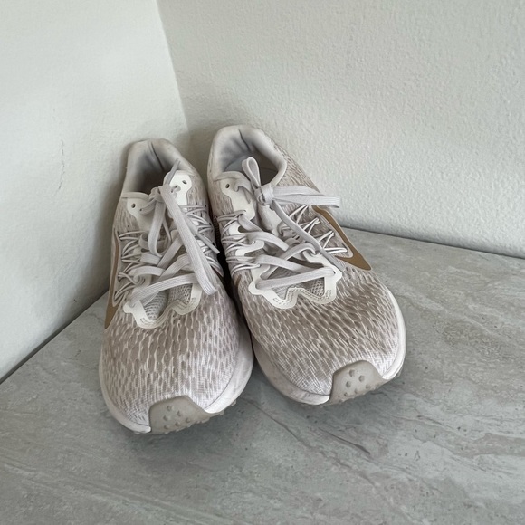 Nike Gold & Cream Pegasus Running Shoes - Picture 7 of 8